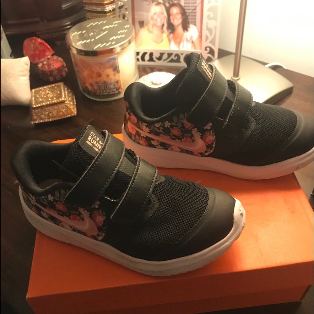 Girls Like New Nikes. 10c.